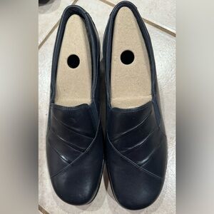 Beautiful Brand New Clarks Bendables Size 12M